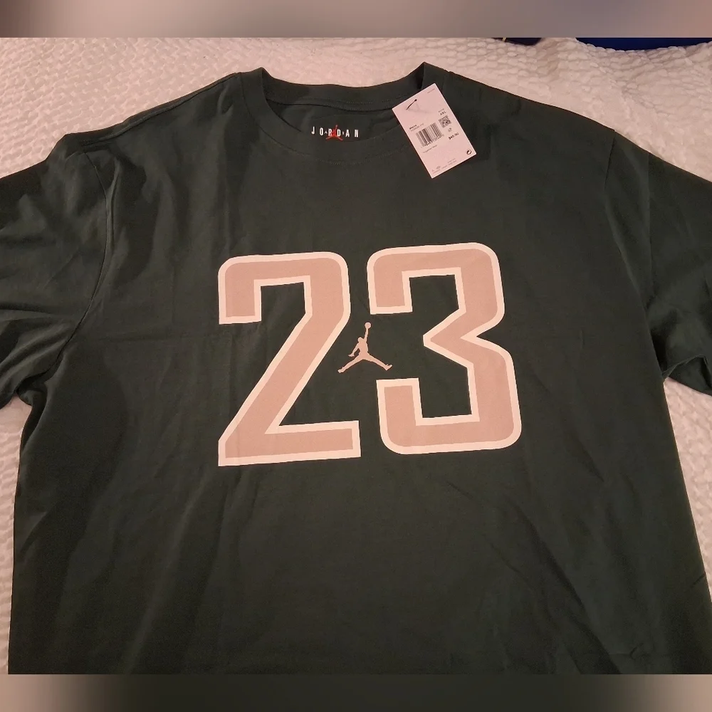 Jordan 23 Graphic Tee in Forest Green